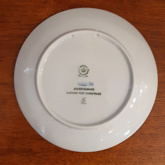 Royal Copenhagen Christmas Plate Vintage -1982 - Picture 2 of 2